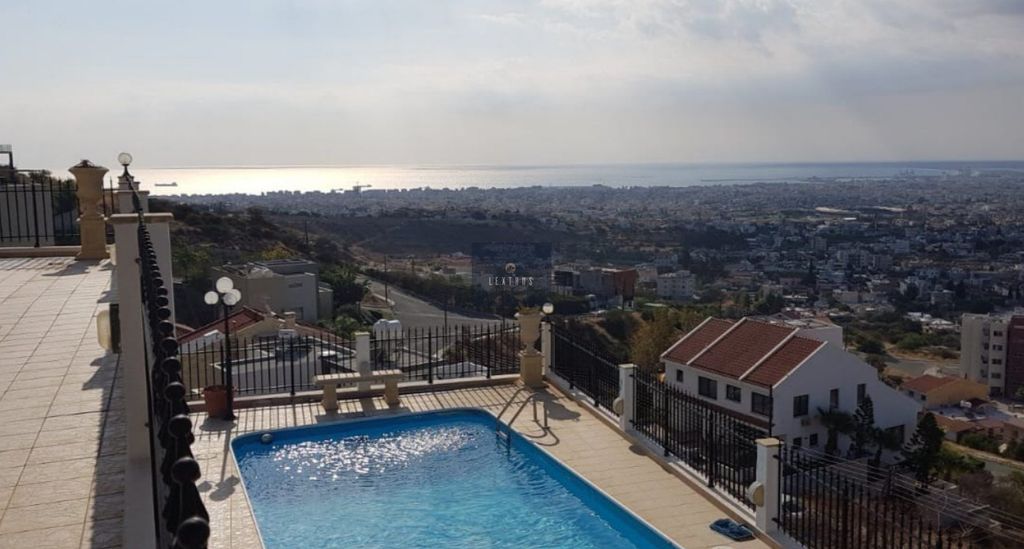 Property photo 1 of 36