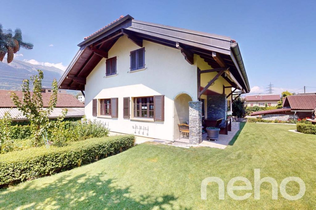 Property photo 2 of 13