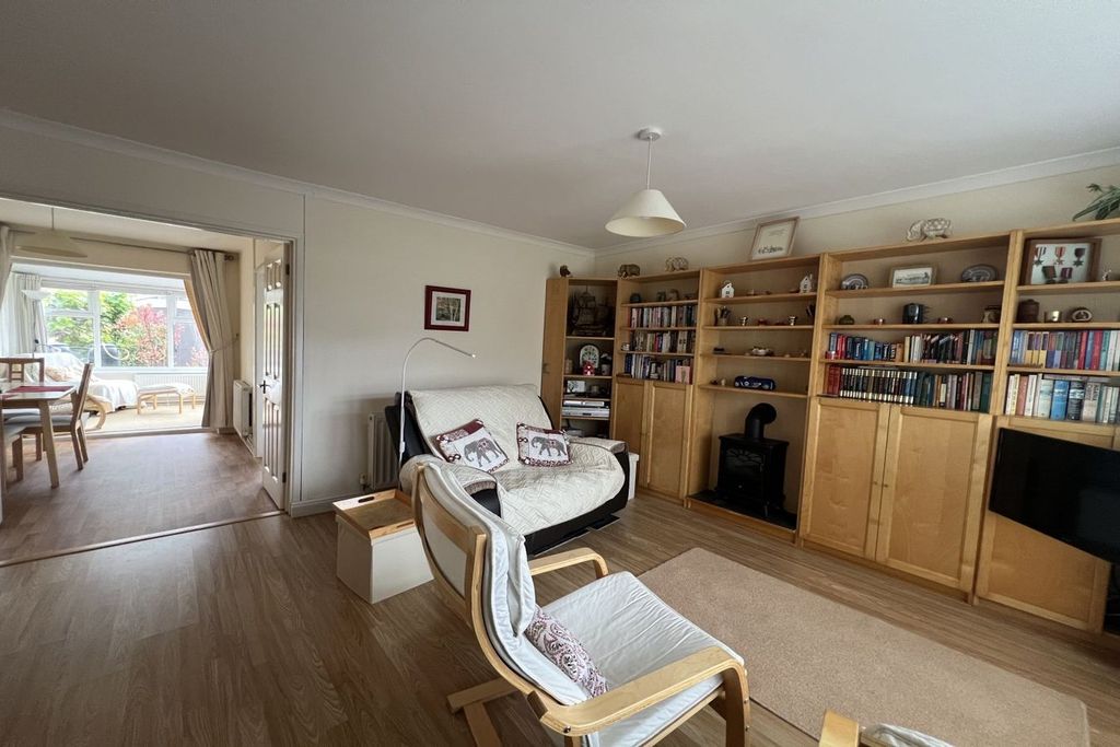 Property photo 2 of 20