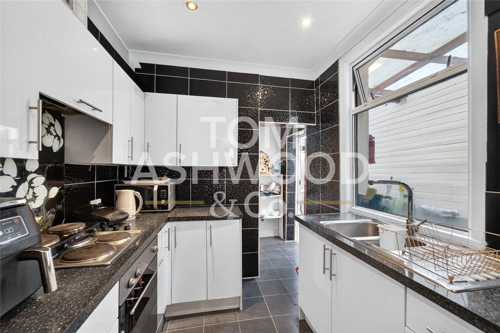 Property photo 2 of 12 Picture No. 26