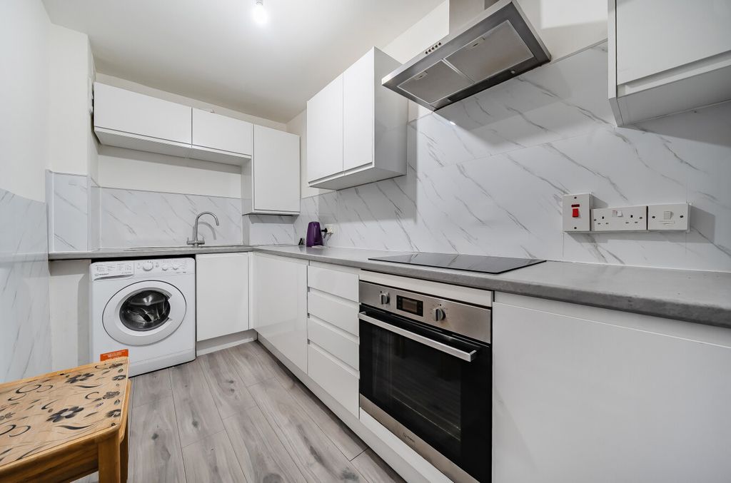 Property photo 3 of 13 1439648-2-69d695A...