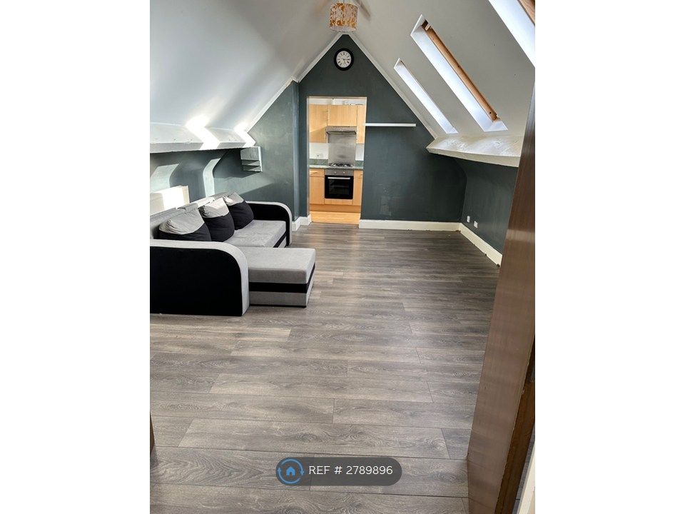 Property photo 1 of 7 Living Room