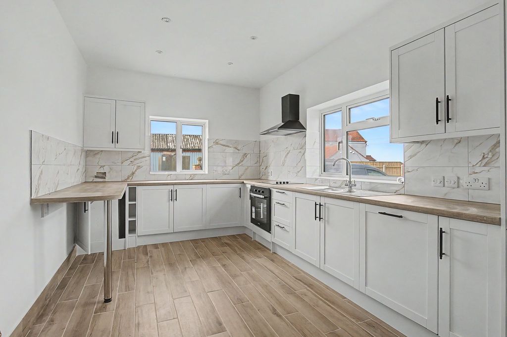 Property photo 3 of 30