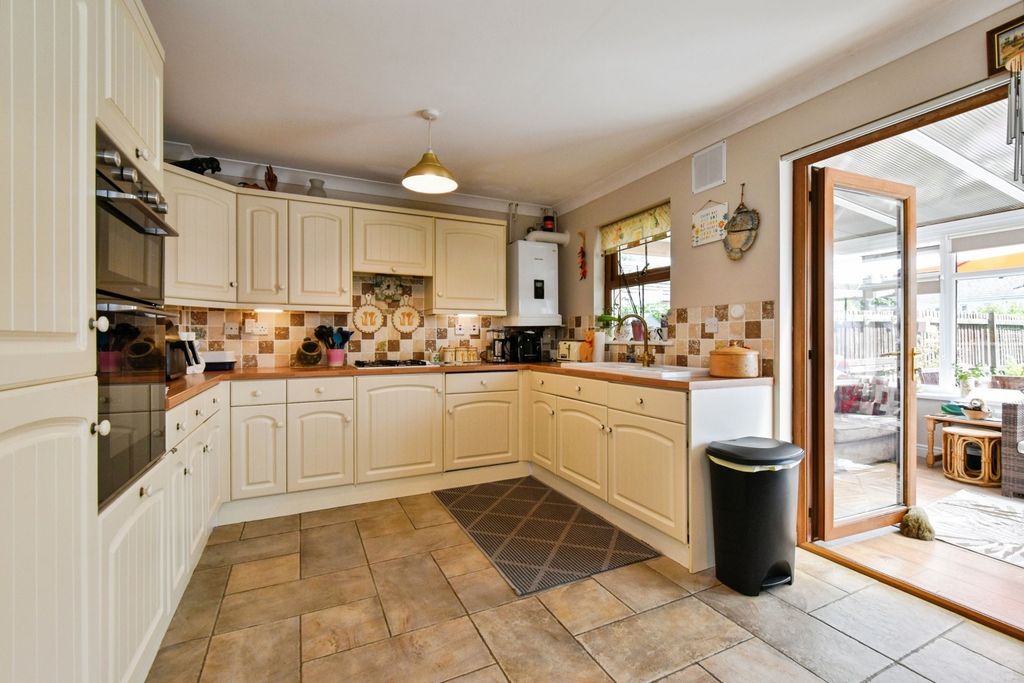 Property photo 2 of 21 Pbox-Img.Jpg