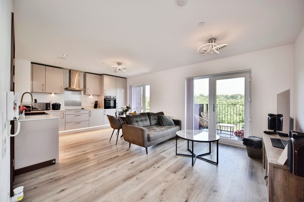 Property photo 2 of 20 Pbox-Img.Jpg