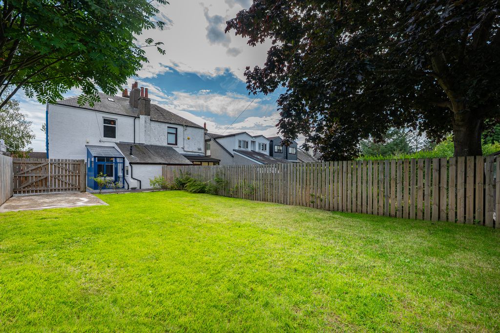 Property photo 2 of 63
