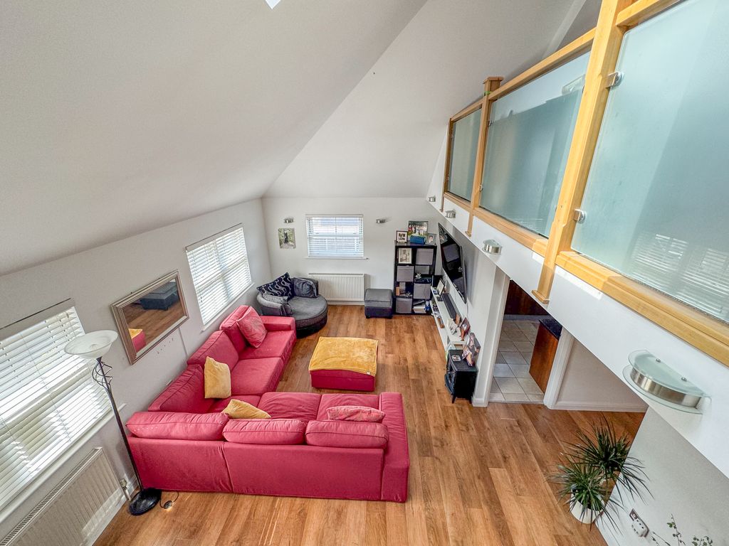 Property photo 2 of 23 Areal Lounge Shot