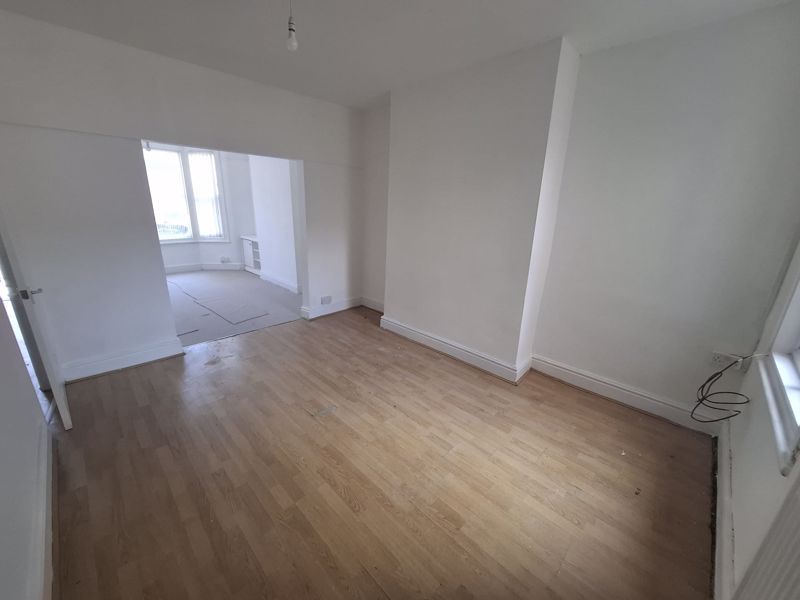 Property photo 3 of 9 Photo 6