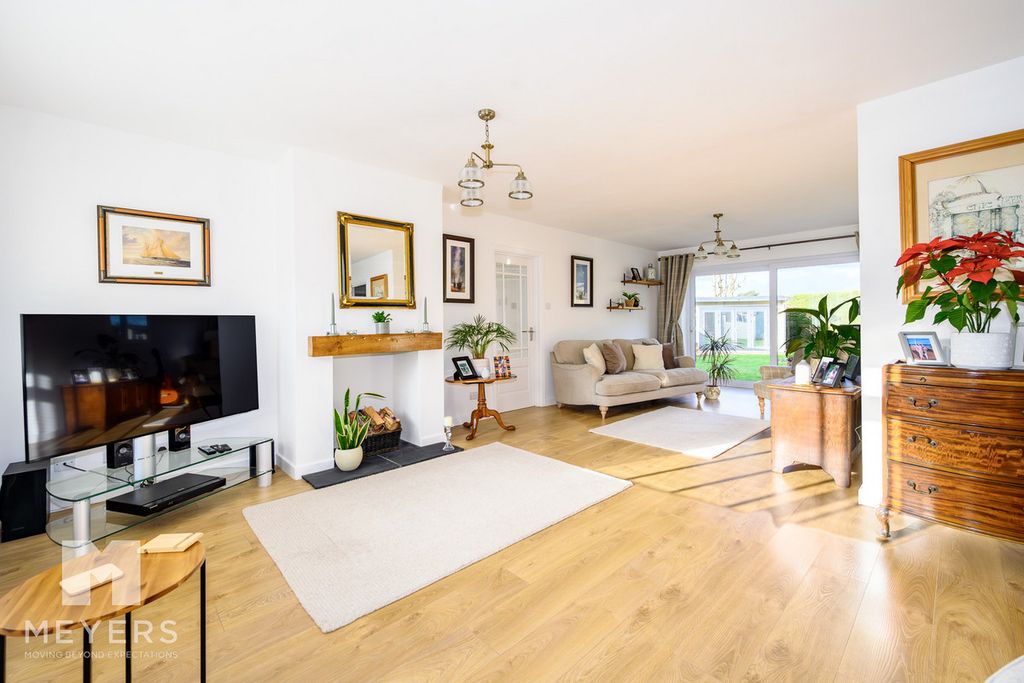 Property photo 2 of 26