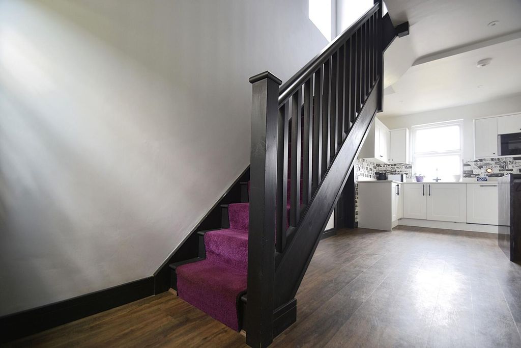 Property photo 2 of 15 Hallway