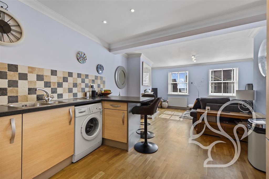 Property photo 2 of 12 Kitchen