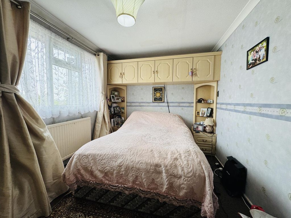 Property photo 2 of 11 Bedroom