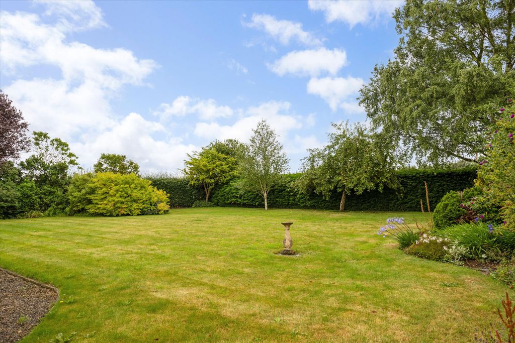 Property photo 3 of 31 Image