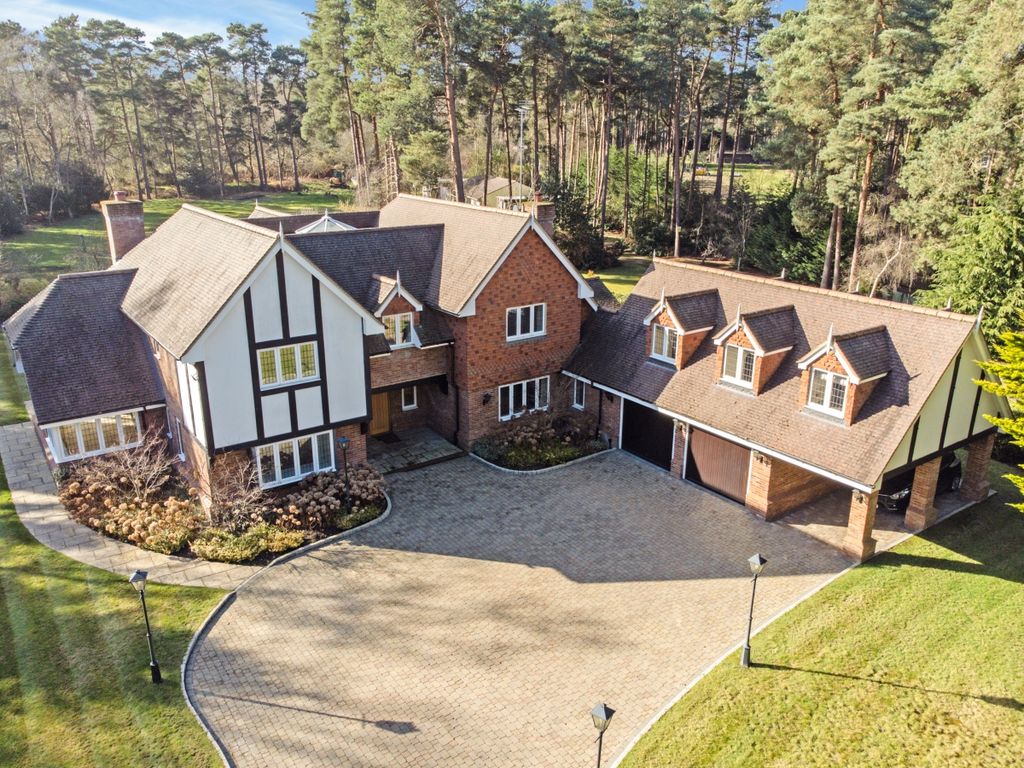 Property photo 1 of 16 Birch Lane