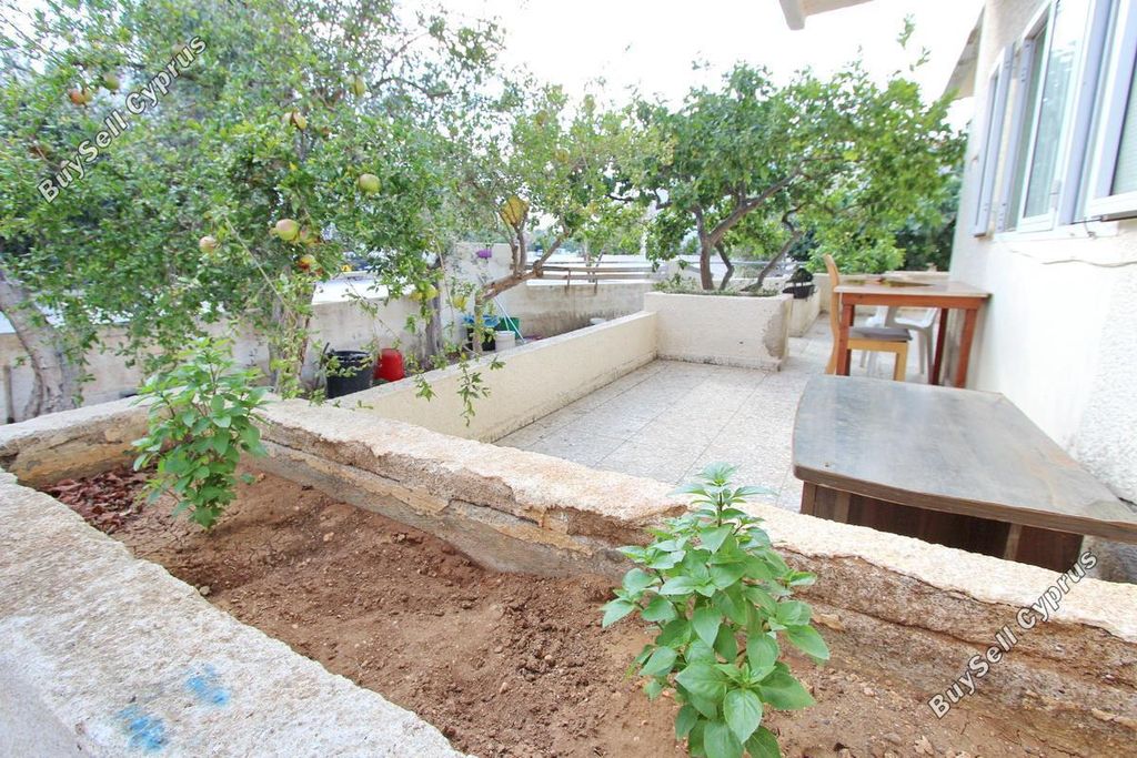 Property photo 3 of 27