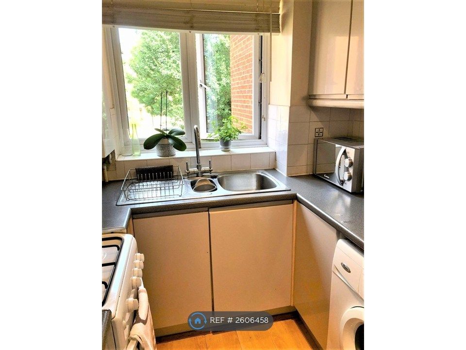 Property photo 3 of 15 Kitchen
