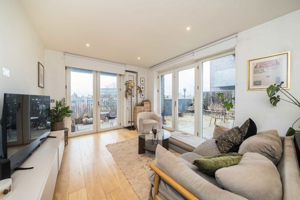 Property photo 2 of 7