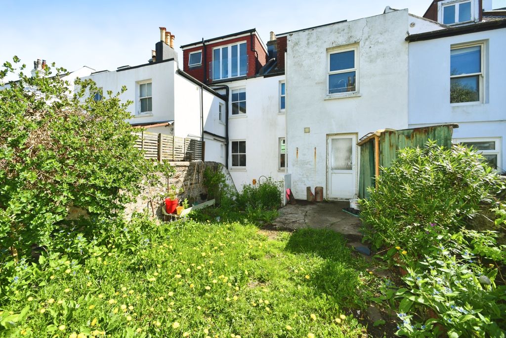 Property photo 2 of 13