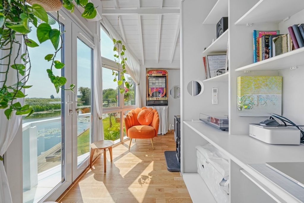 Property photo 3 of 18