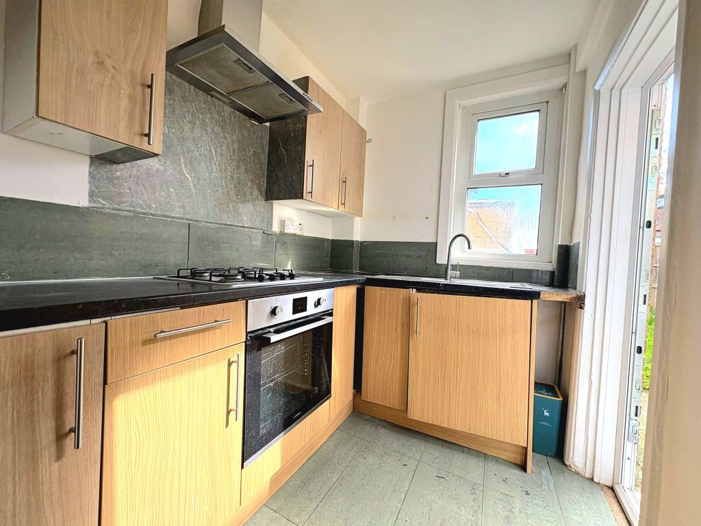 Property photo 2 of 14 9