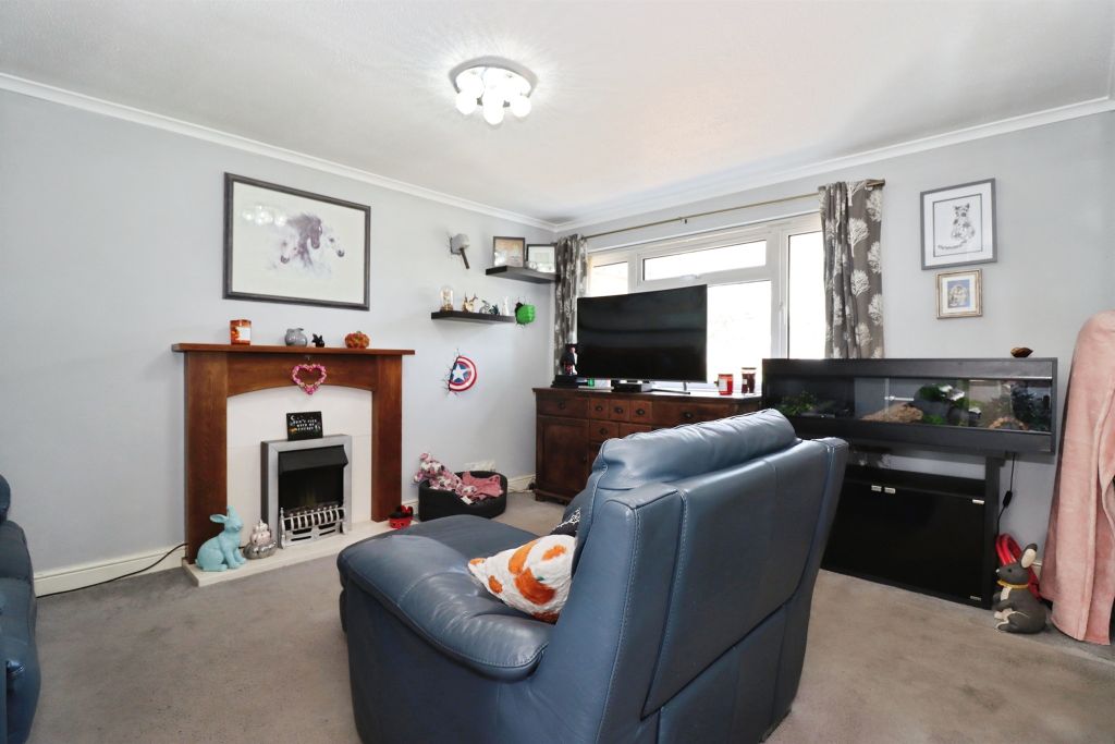 Property photo 3 of 17