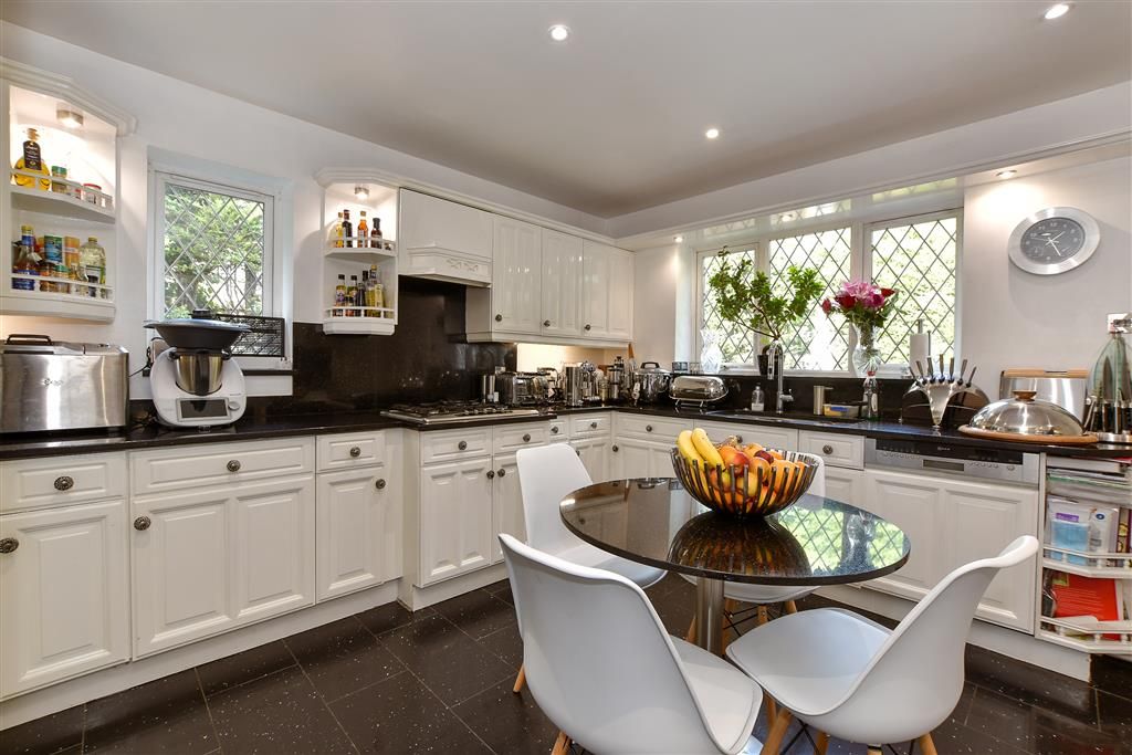 Property photo 2 of 13 Kitchen/ Breakfast Room