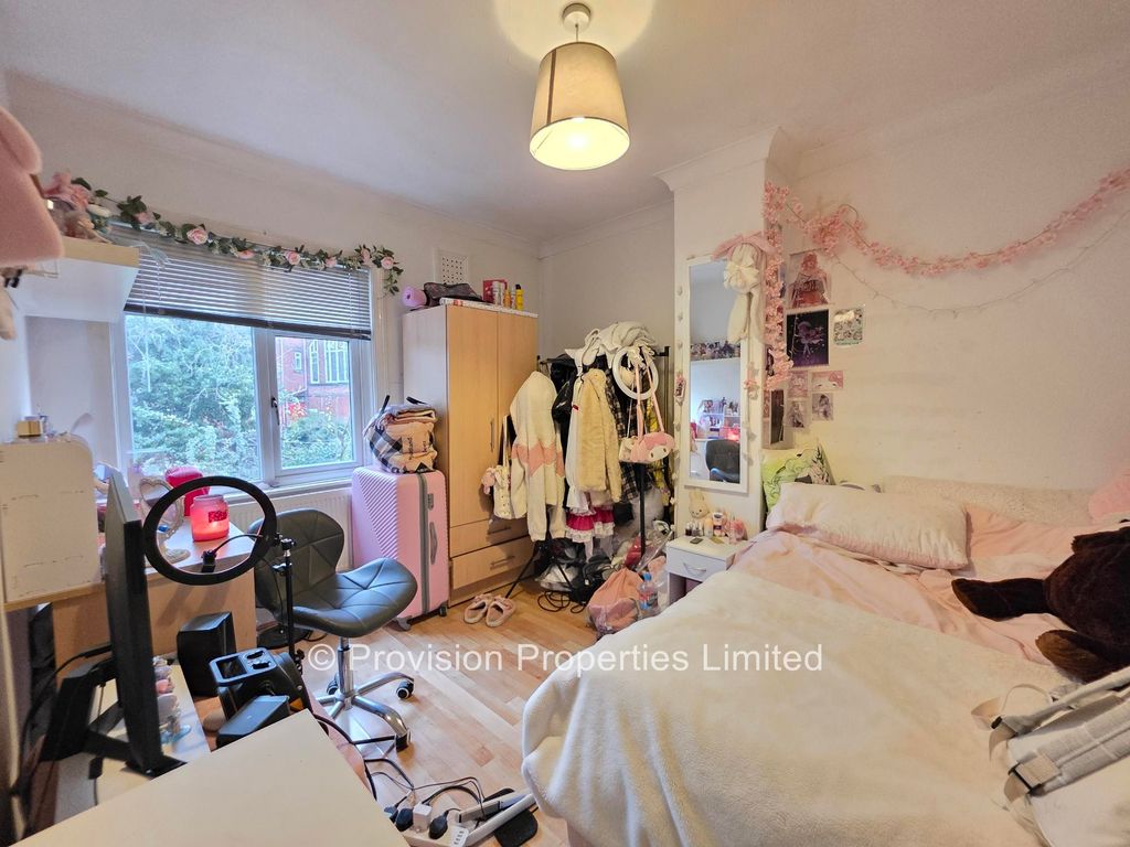 Property photo 2 of 12 Photo