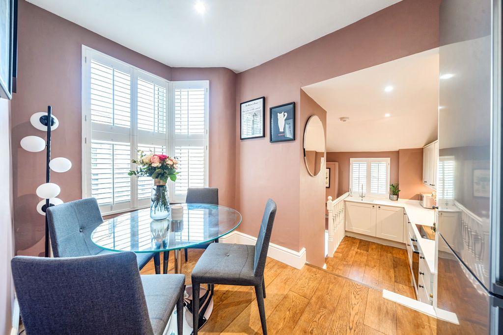 Property photo 3 of 20 Reception