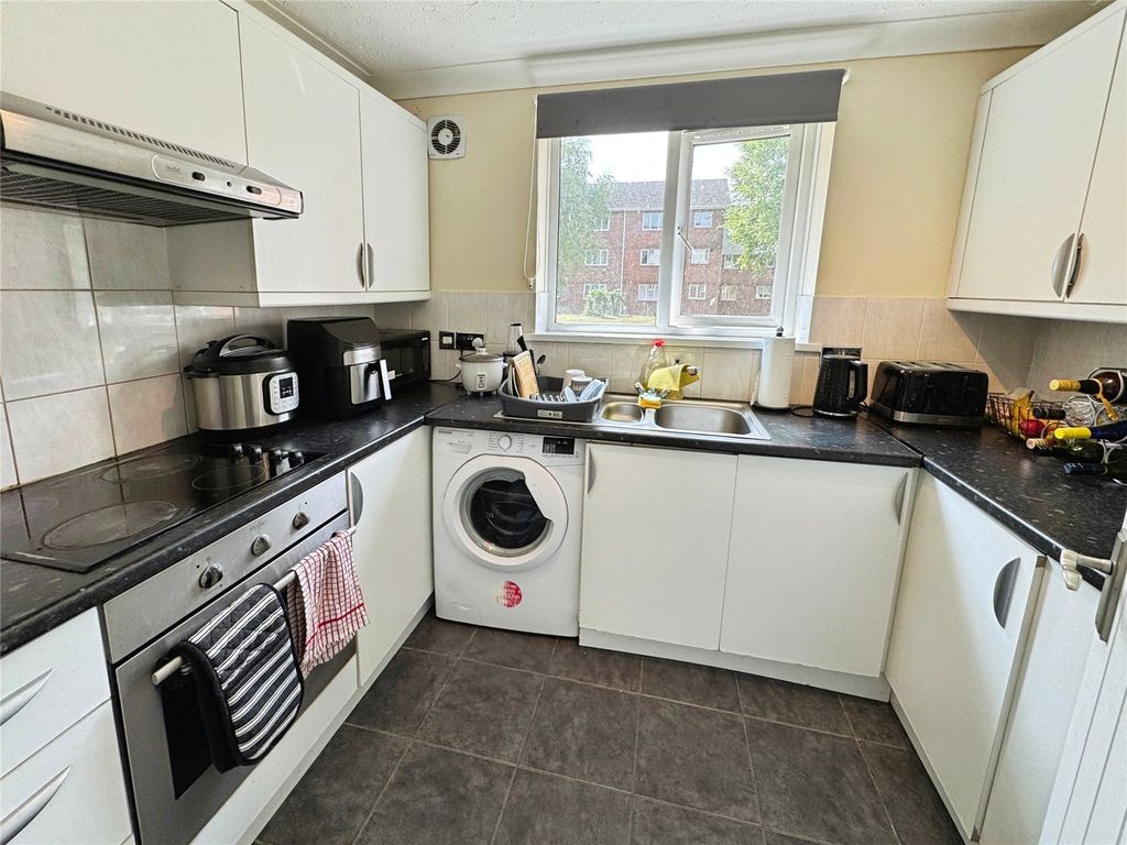 Property photo 2 of 9 Picture No. 10