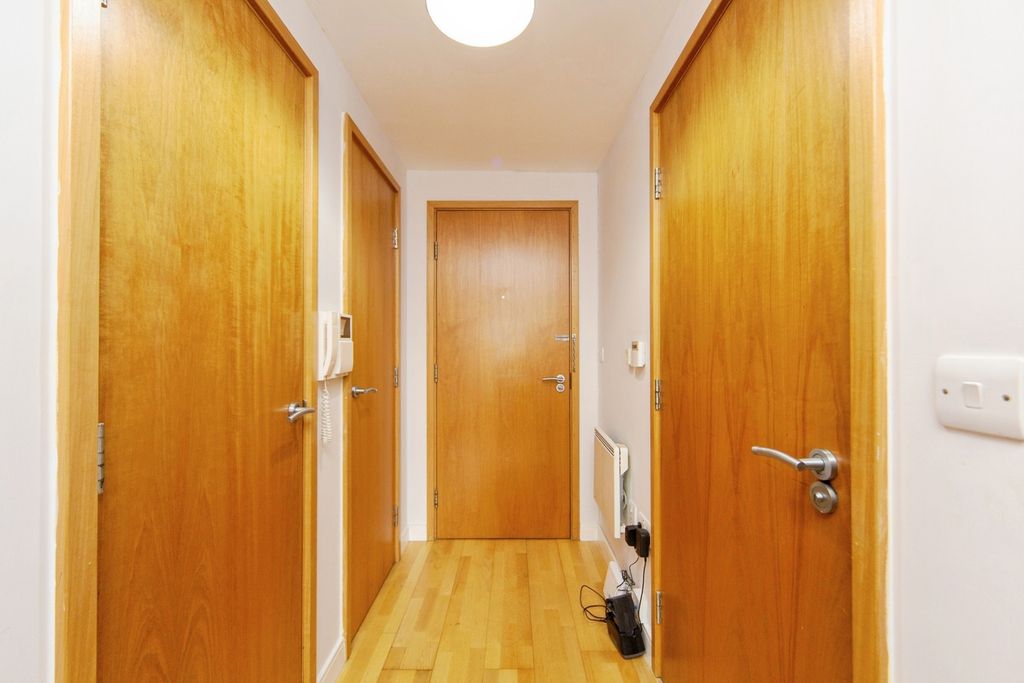 Property photo 2 of 21 Pbox-Img.Jpg