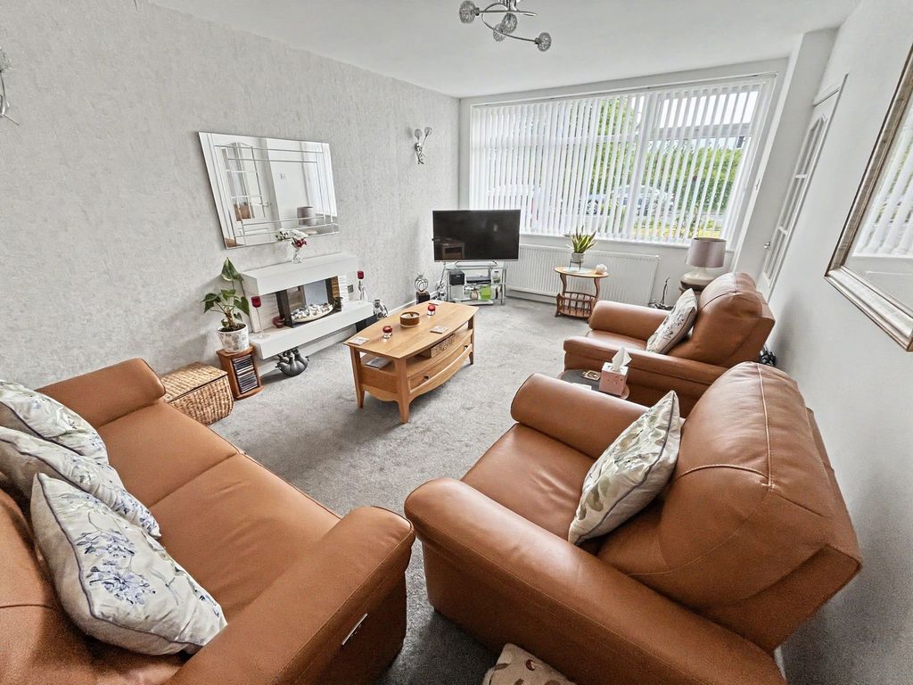 Property photo 3 of 31