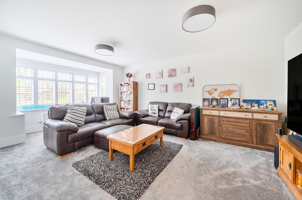 Property photo 2 of 33 1476881-12-6A2c00...