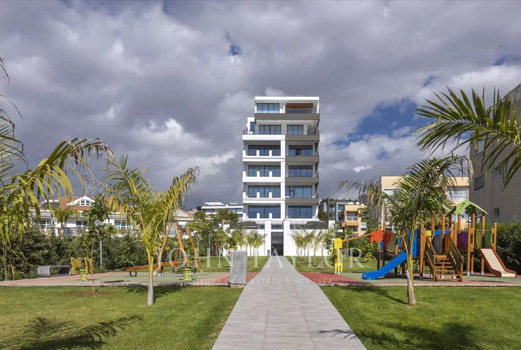 Property photo 2 of 34