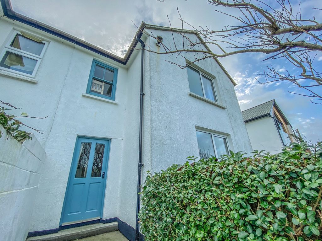 Property photo 2 of 9