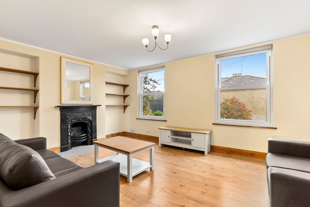 Property photo 2 of 8