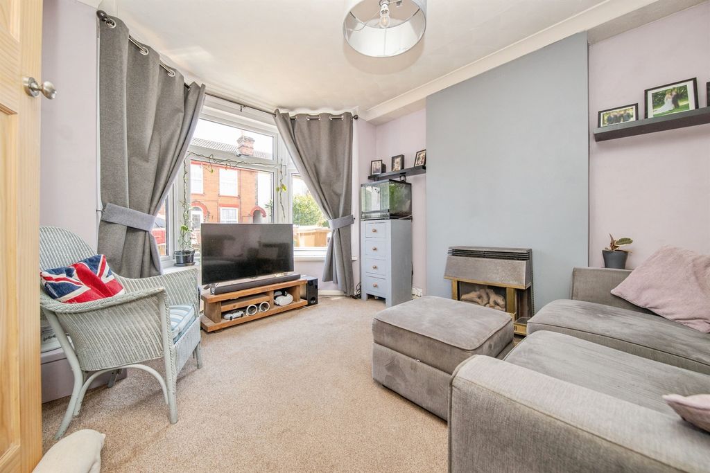 Property photo 2 of 15