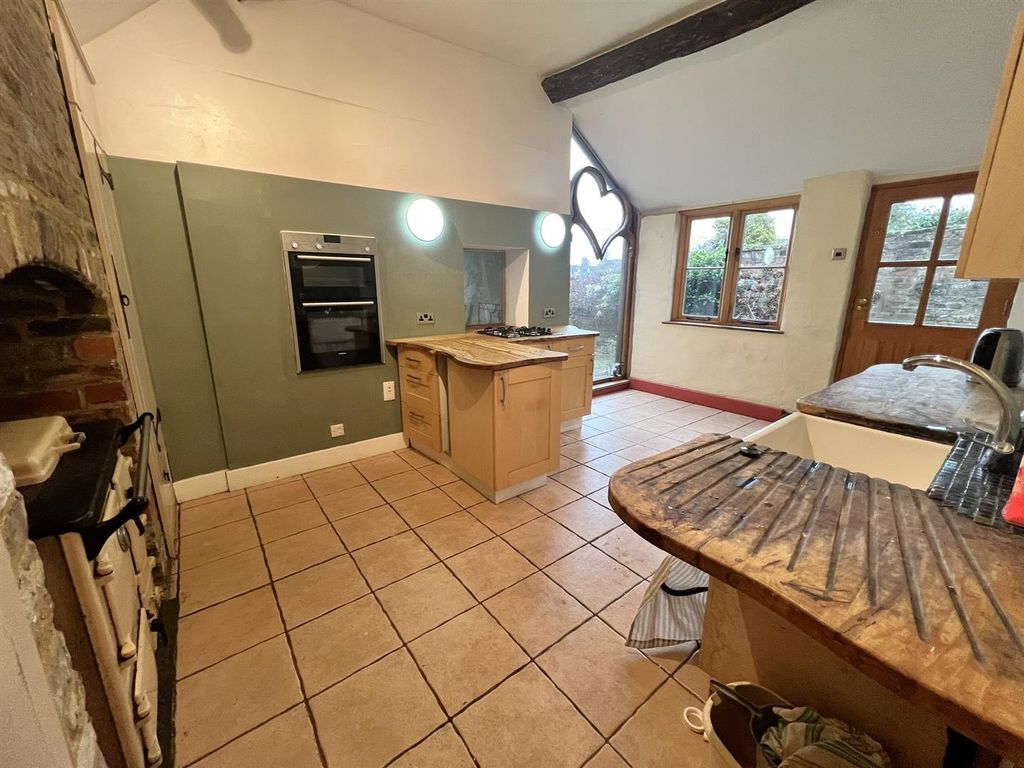 Property photo 3 of 23