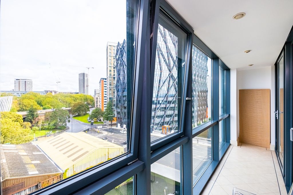 Property photo 2 of 10 39-21-Sheldon-Squ...