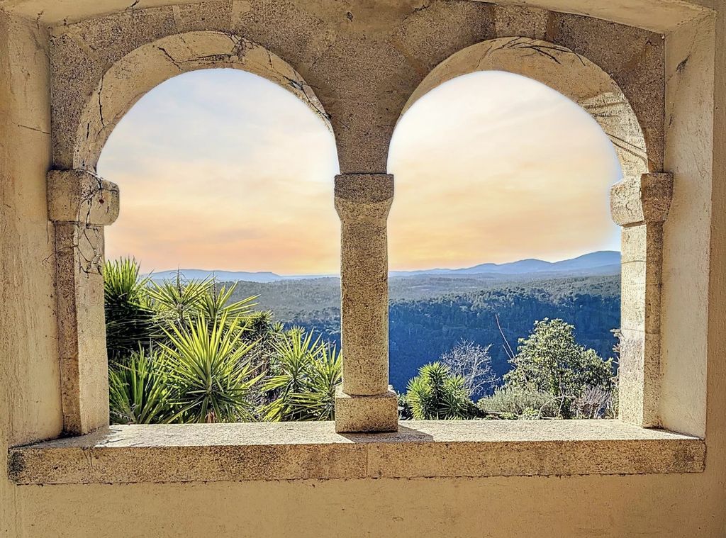 Property photo 3 of 27