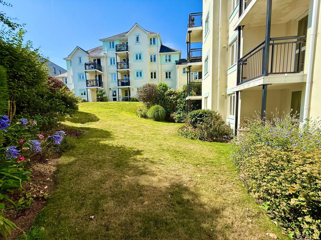 Property photo 1 of 21