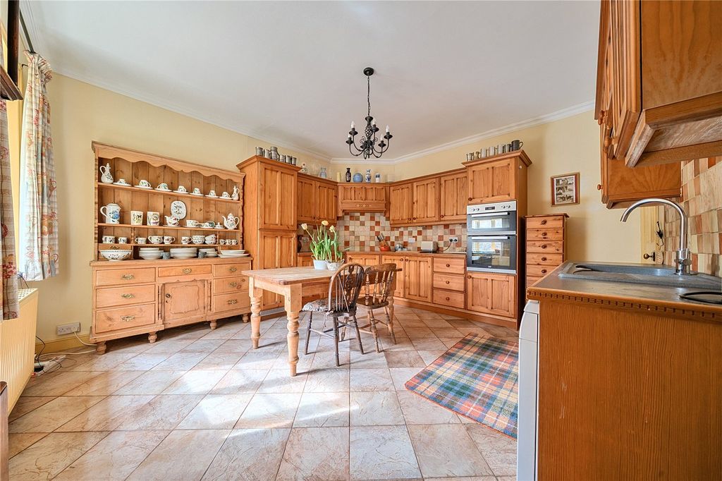 Property photo 3 of 22 Kitchen
