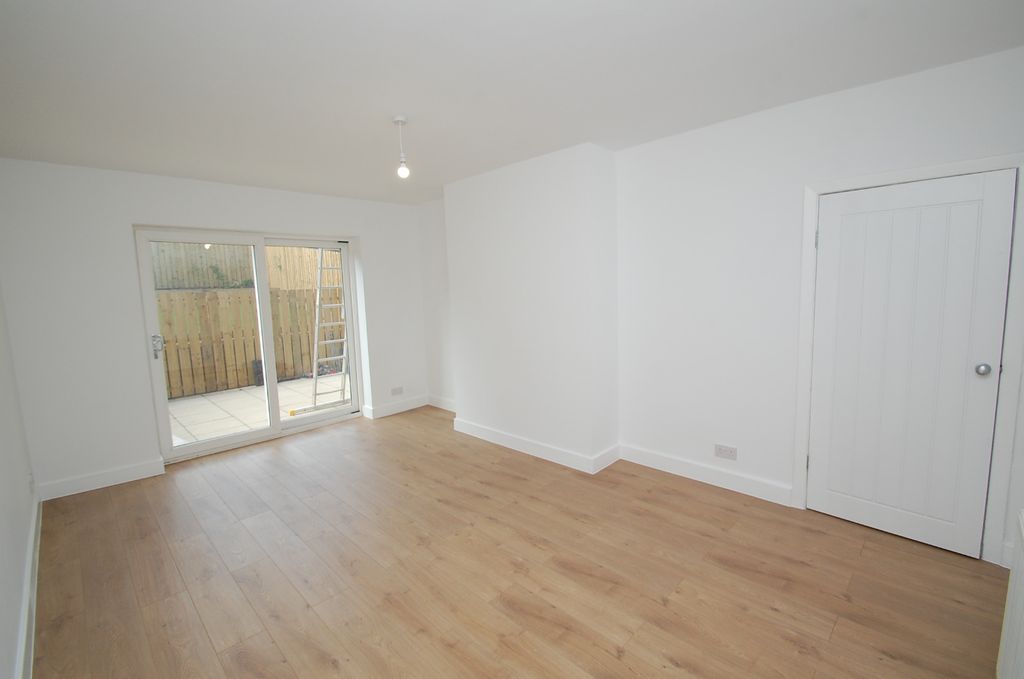 Property photo 2 of 26 5388893