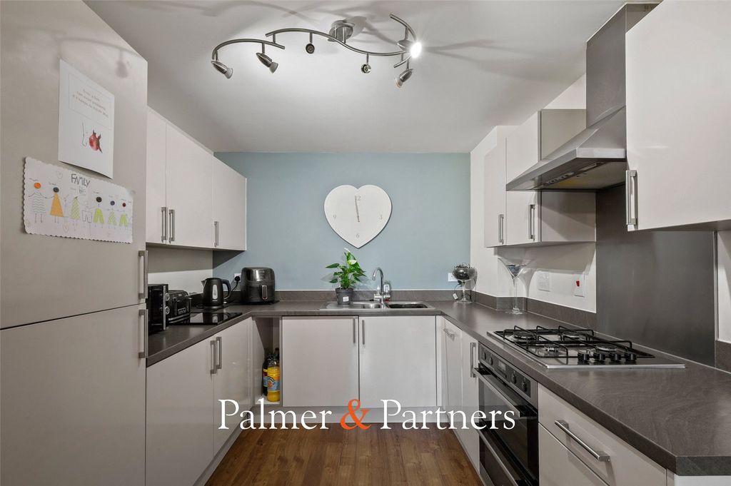 Property photo 2 of 17 Picture No. 35