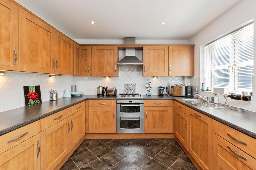 Property photo 2 of 13