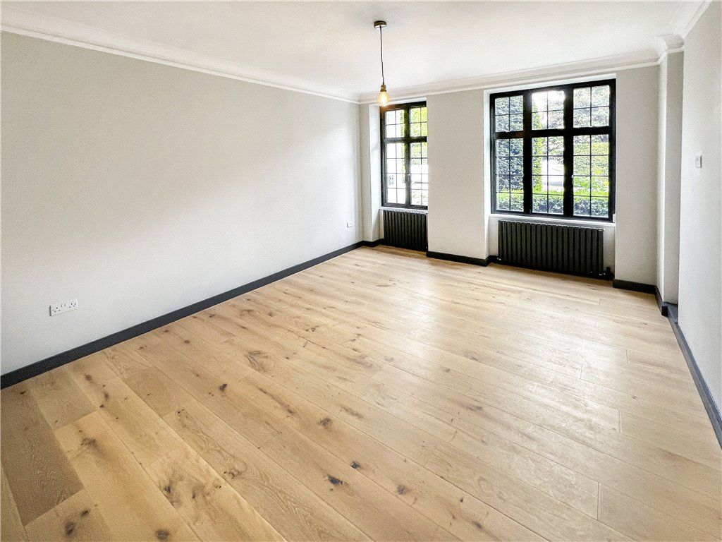 Property photo 2 of 9 Sitting Area