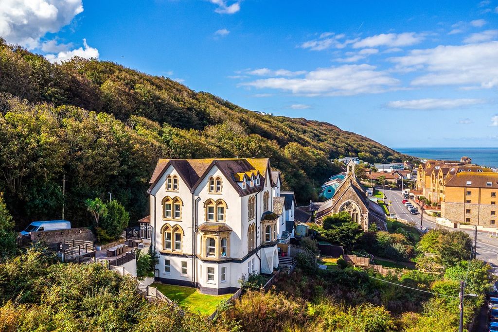 Property photo 2 of 26