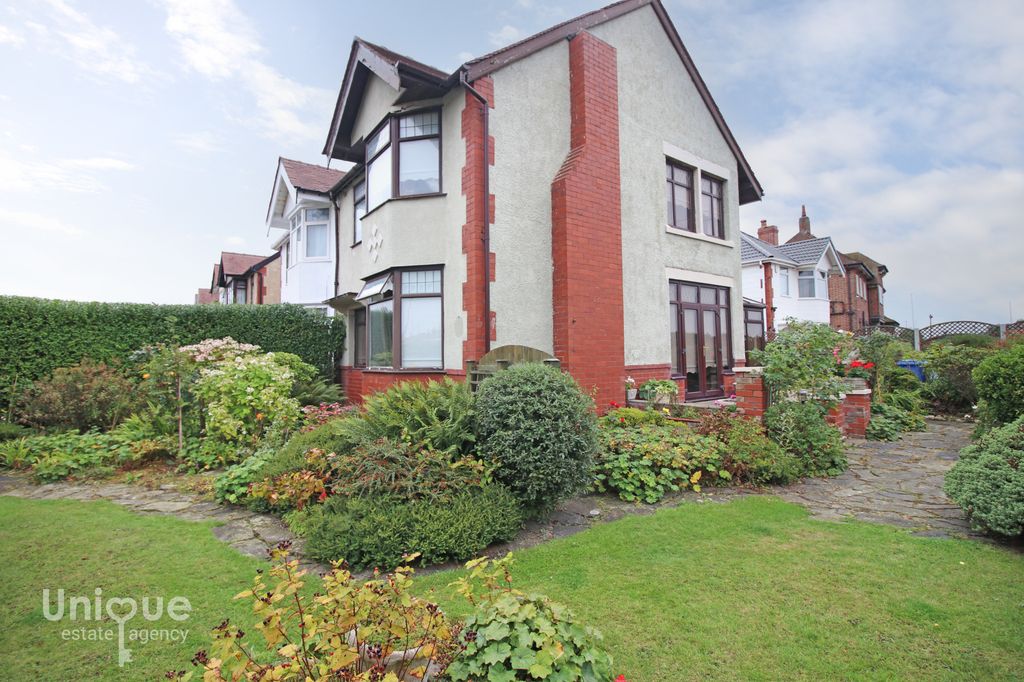 Property photo 1 of 30