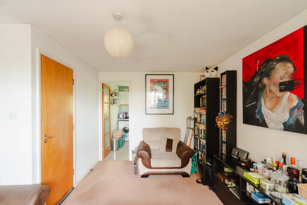 Property photo 3 of 9 5