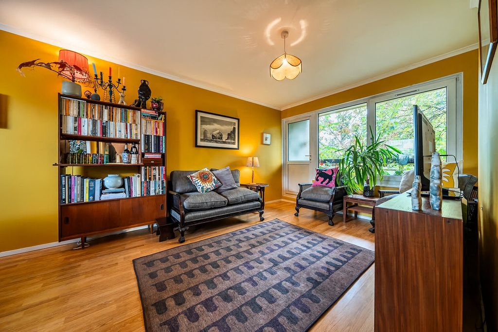 Property photo 1 of 18 3921871