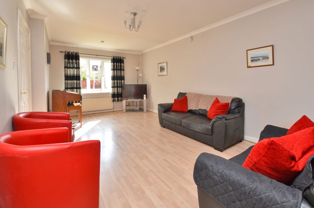 Property photo 2 of 21 Lounge